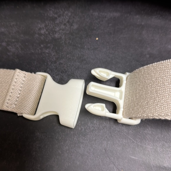 Levi’s Denim PRIDE 🏳️‍🌈 Fanny pack! - Picture 8 of 17